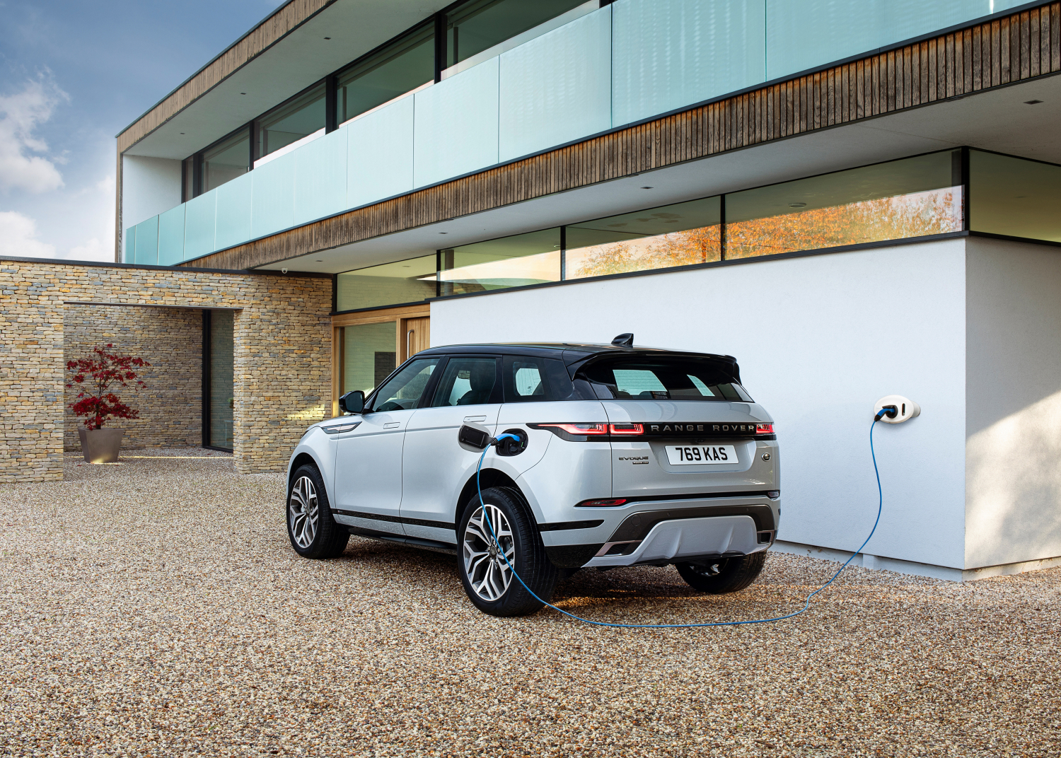 BESTSELLING RANGE ROVER EVOQUE NOW AVAILABLE AS PLUG-IN HYBRID
