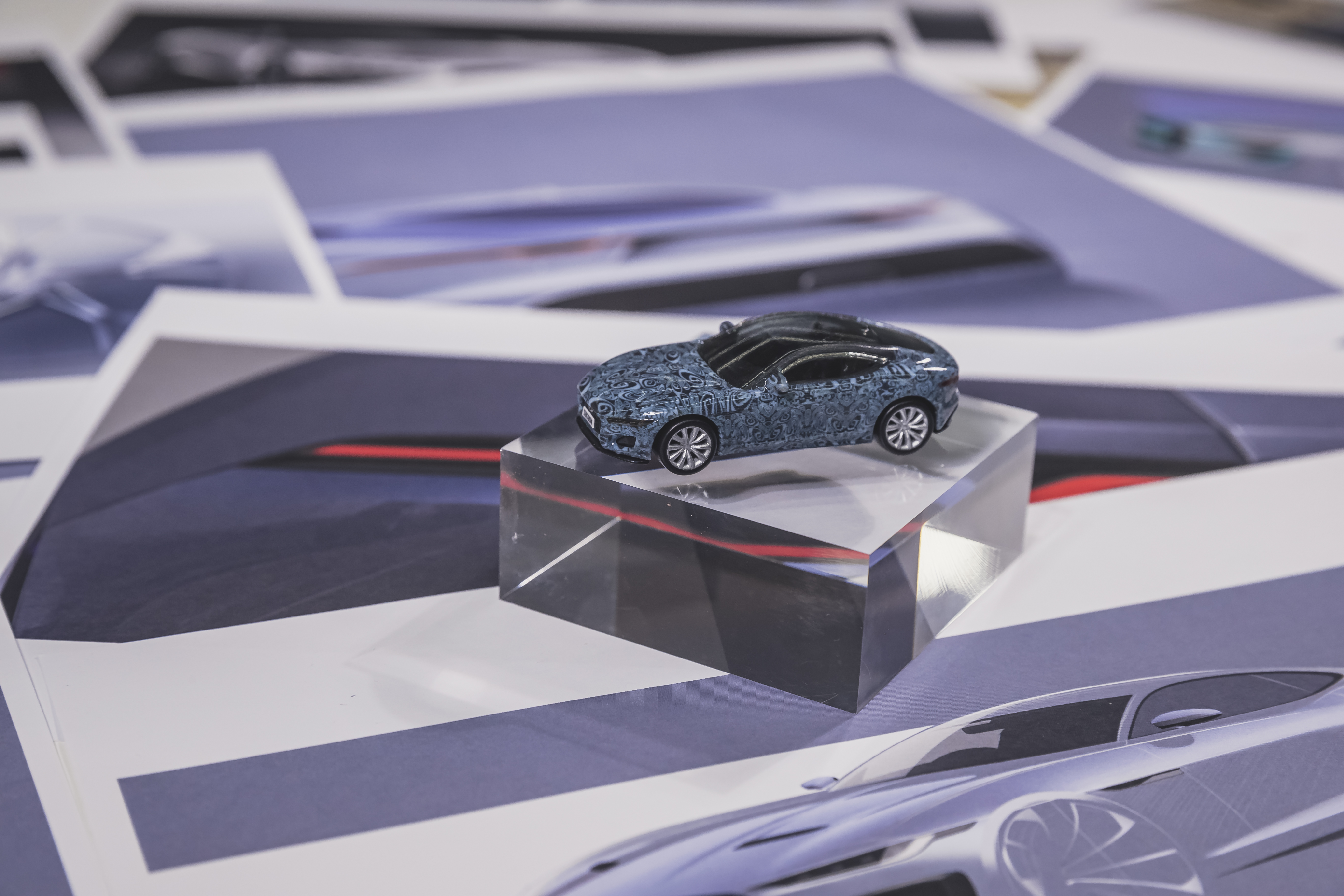 hot wheels jaguar i pace