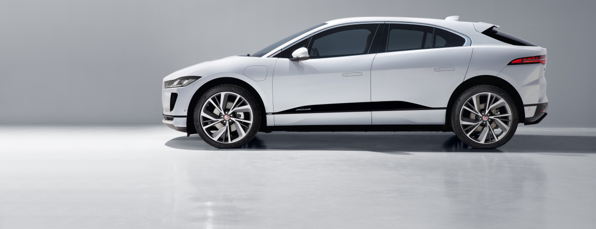 Jaguar I Pace Wins Golden Steering Wheel Award For Best Suv Jaguar Homepage International