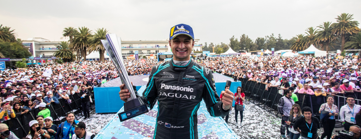 Formel E Fahrer Mitch Evans siegt in Mexico City