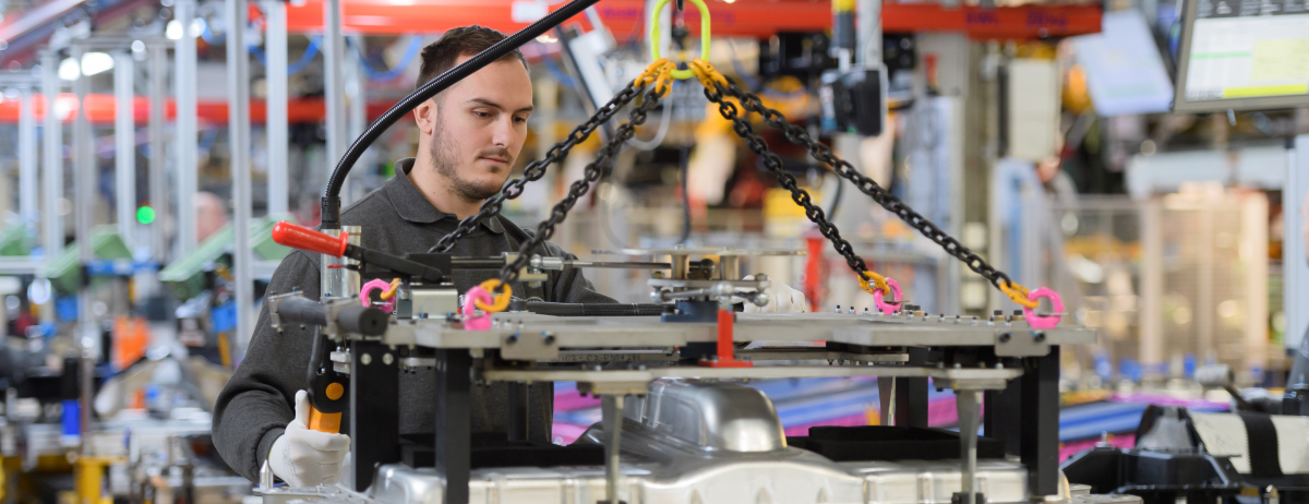 Jaguar Land Rover Expands Electrified Line Up With Three Cylinder