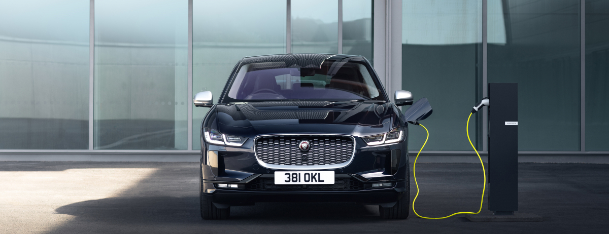 Jaguar Fuhrt Den Jaguar I Pace Mit Dreiphasen Wechselstrom Und Neuem Infotainment System Ein Jlr Corporate Website
