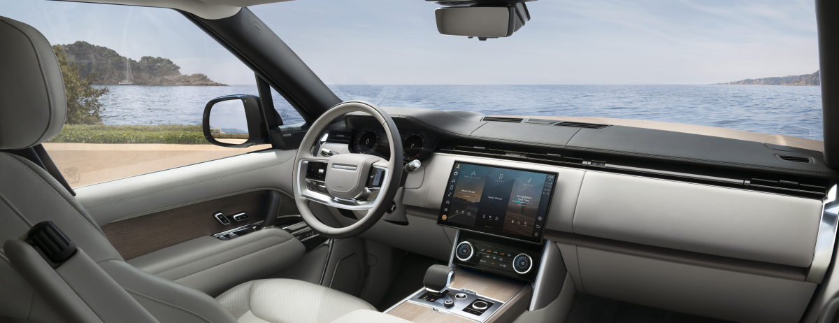 INTRODUCING THE NEW RANGE ROVER: SEAMLESSLY CONNECTED CONVENIENCE AND  LUXURY AT EVERY TURN