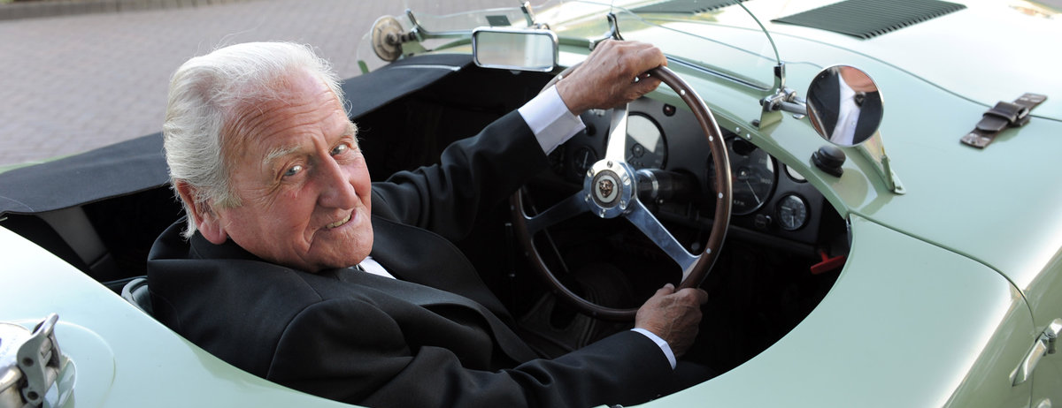 Legendärer Jaguar Cheftestfahrer und Rennfahrer Norman Dewis OBE starb im Alter von 98 Jahren