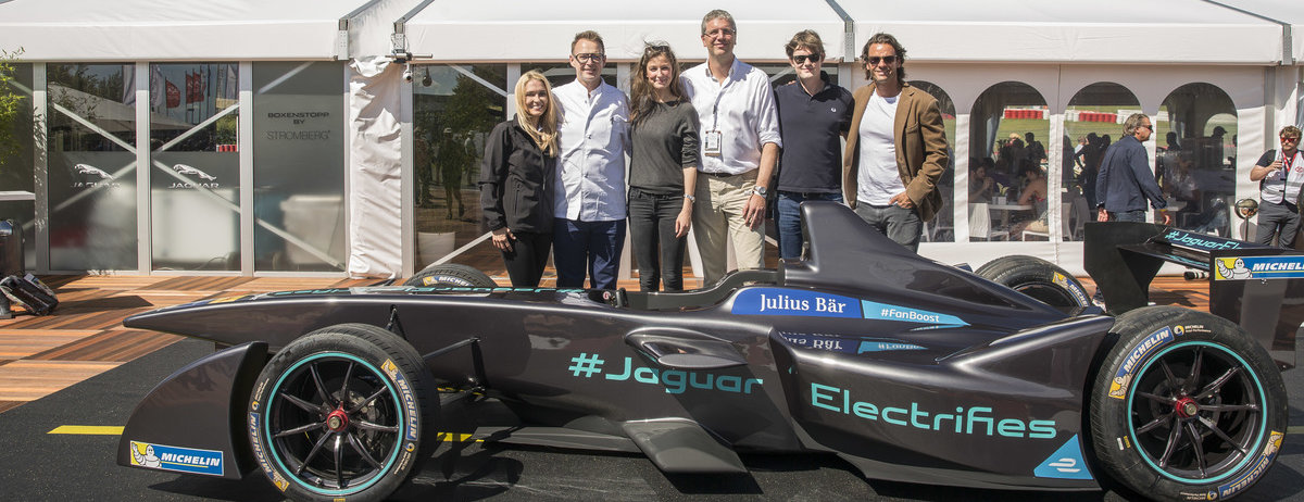 Prominente Gaste Automobile Stars Von Gestern Heute Und Morgen Und Heisse Action Bei Der Jaguar Challenge Jaguar Land Rover Begeistert Beim 44 Avd Oldtimer Grand Prix Jaguar Homepage De