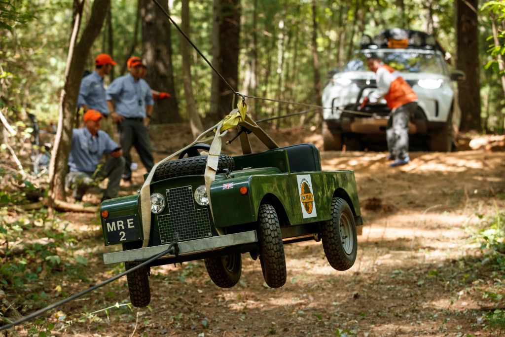 LAND ROVER ANNOUNCES FINALISTS FROM TReK OFF-ROAD QUALIFYING TRIALS FOR ...