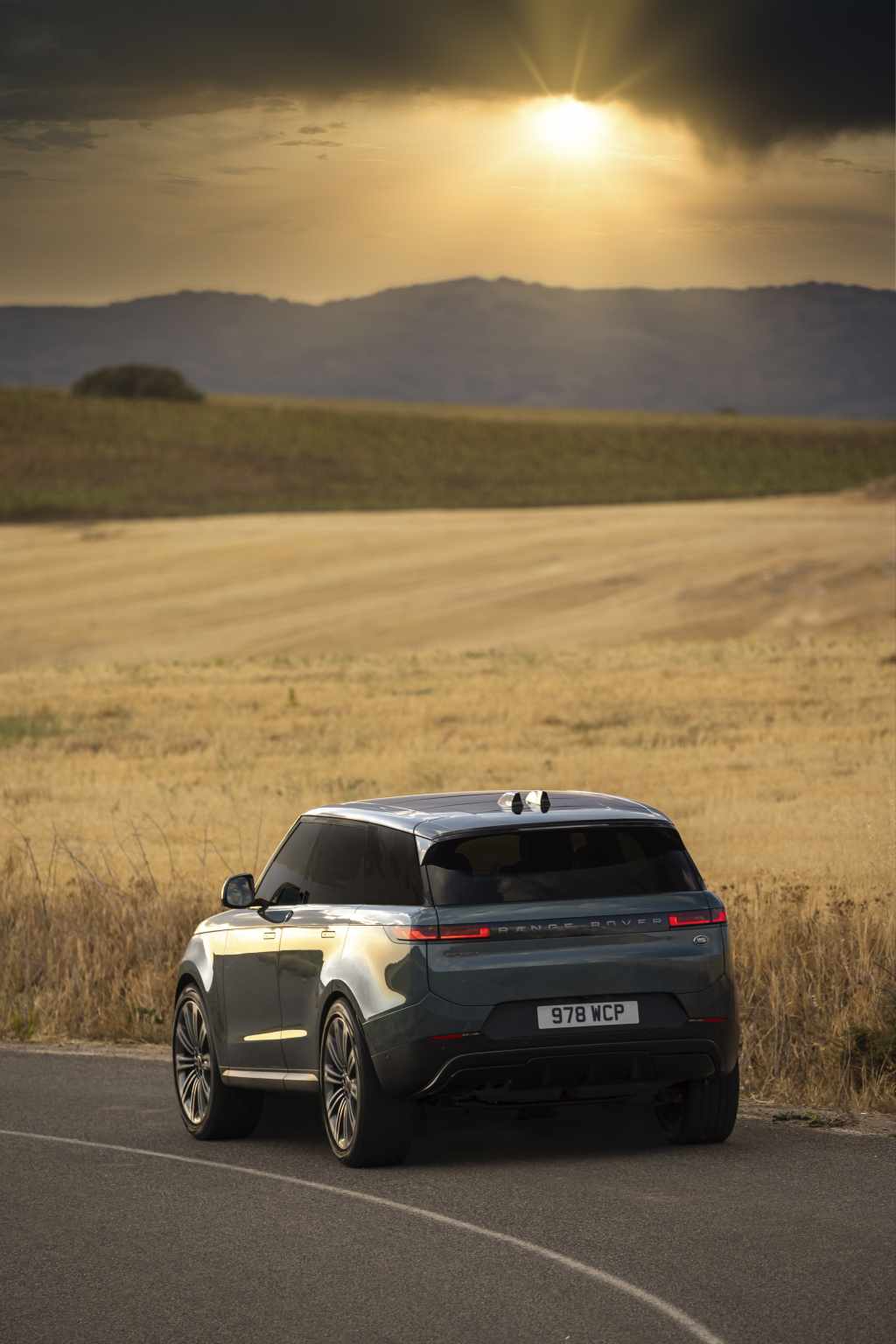 Range Rover Sport SE D300 Giola Green Land Rover Media Newsroom