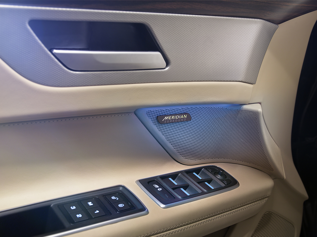 All-New Jaguar XF Makes Global Motor Show Debut in New York | Land ...