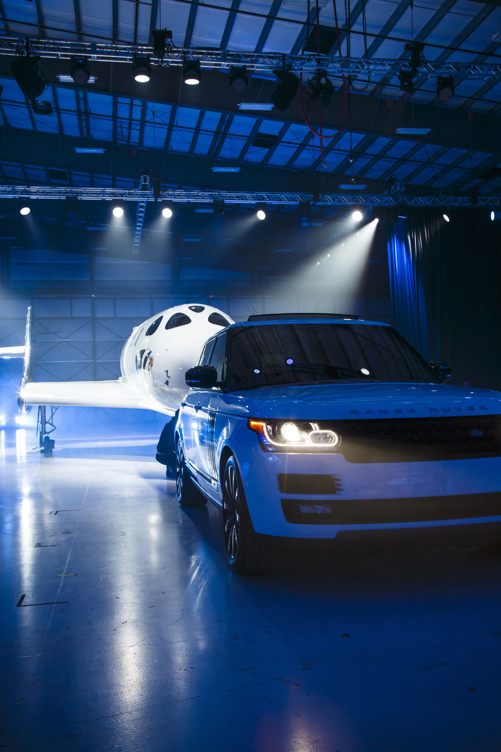 Range Rover Helps Unveil New Virgin Galactic SpaceShipTwo At Global ...