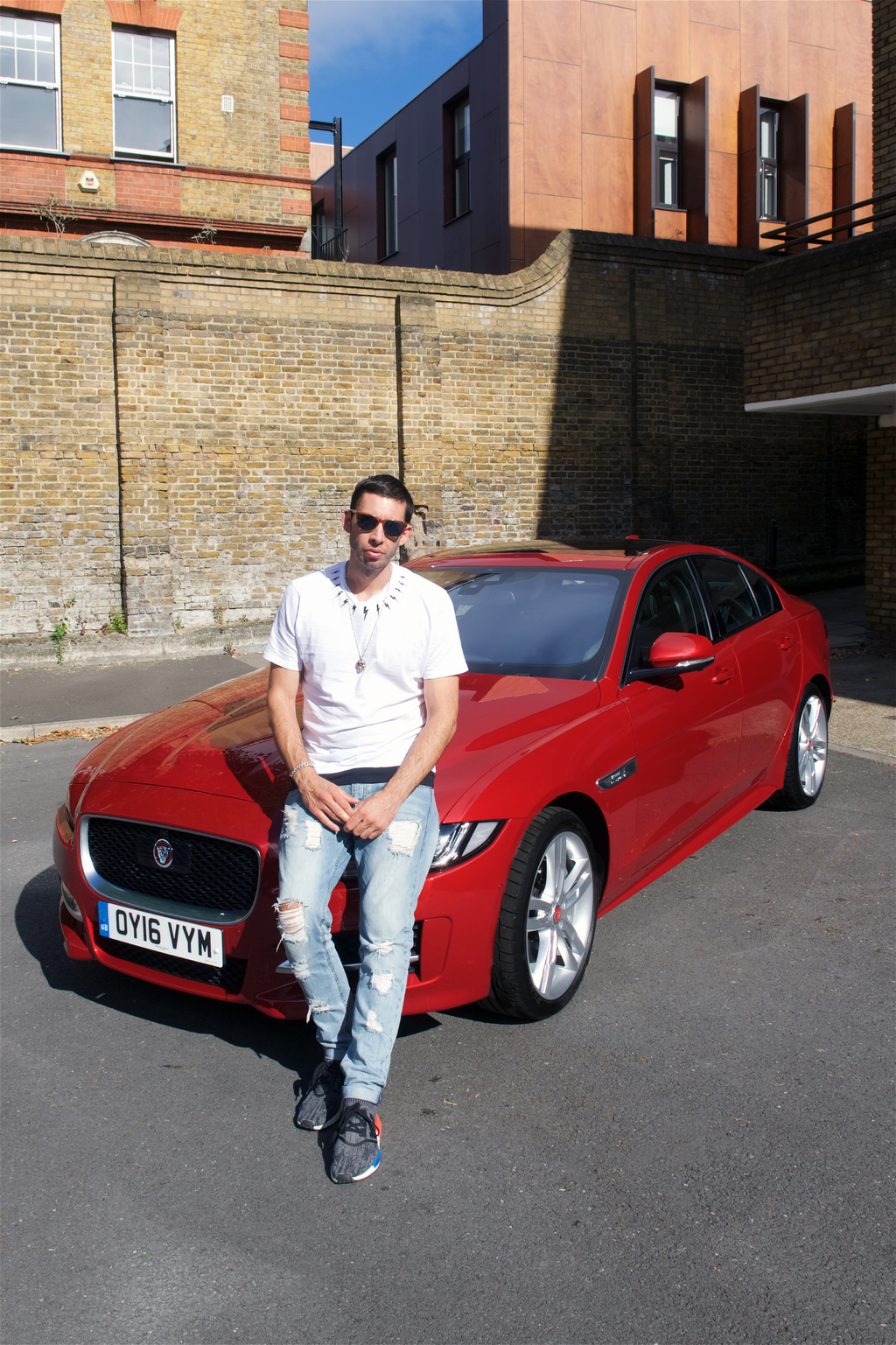 SPOTIFY FOR JAGUAR LAND ROVER IS PUT TO THE TEST BY KAISER CHIEFS ...