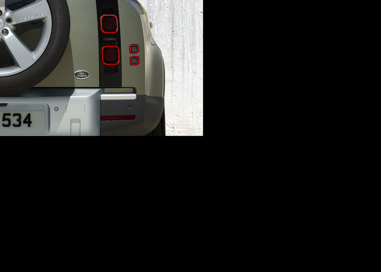 DISTINCTIVE SILHOUETTE - STATIC: THE NEW LAND ROVER DEFENDER