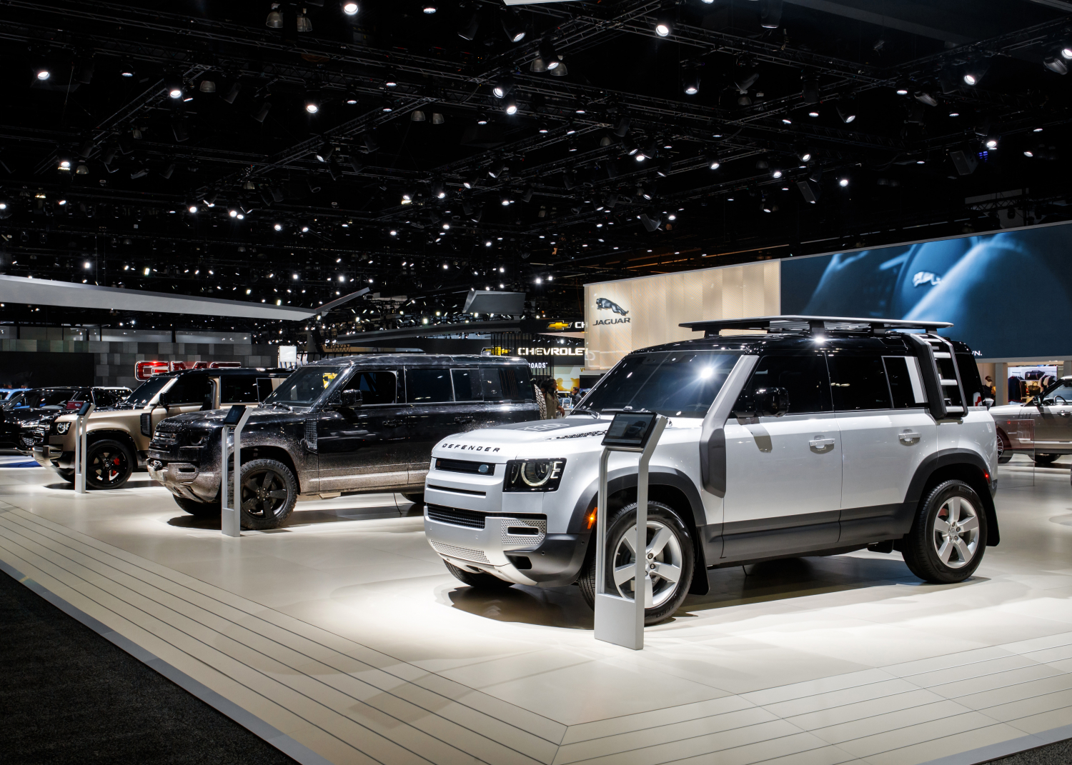 NEW DEFENDER MAKES NORTH AMERICAN DEBUT AT LA AUTO SHOW