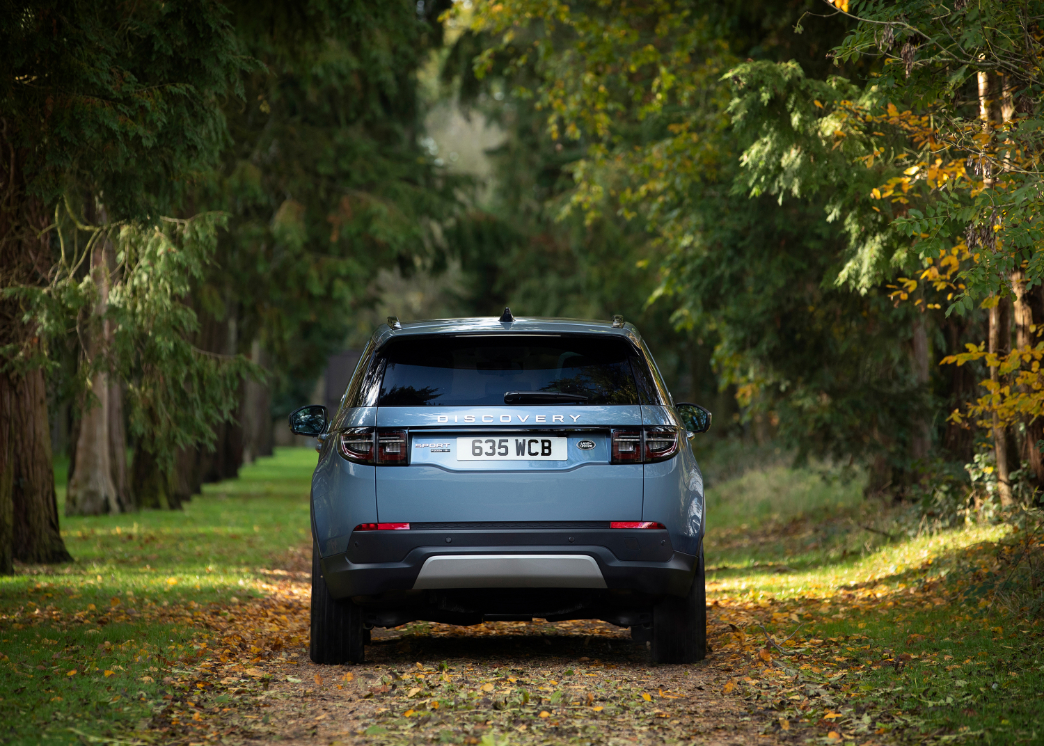 LAND ROVER DISCOVERY SPORT NOW AVAILABLE AS PLUG-IN HYBRID WITH RAPID CHARGING AND IMPRESSIVE RANGE