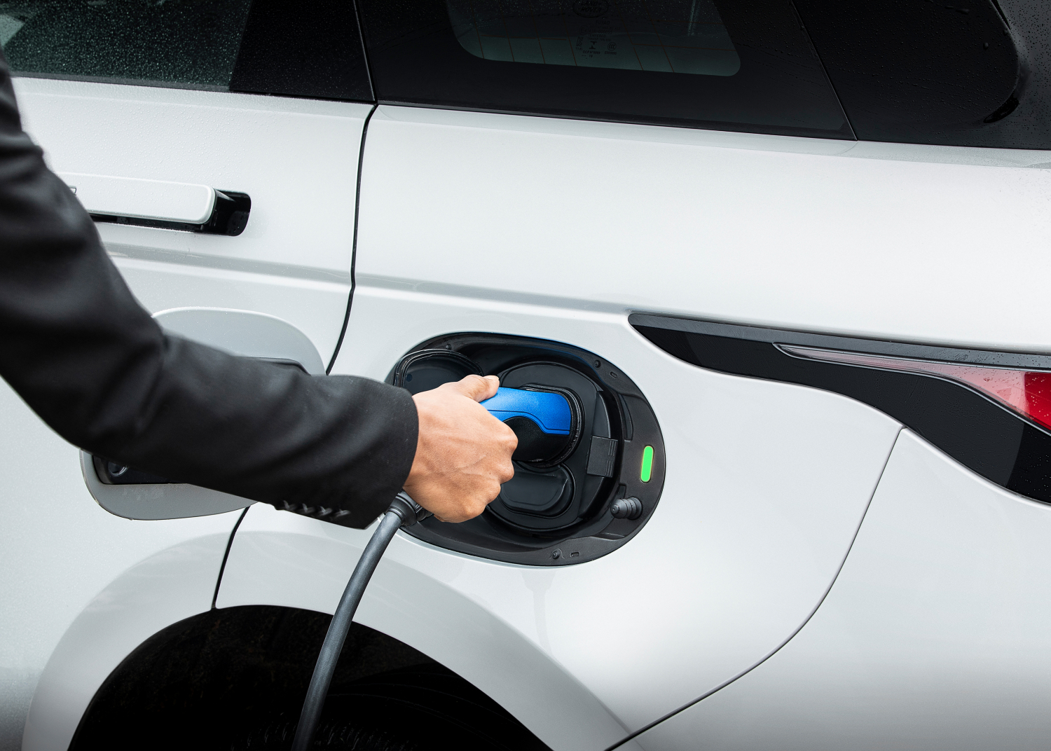 BESTSELLING RANGE ROVER EVOQUE NOW AVAILABLE AS PLUG-IN HYBRID
