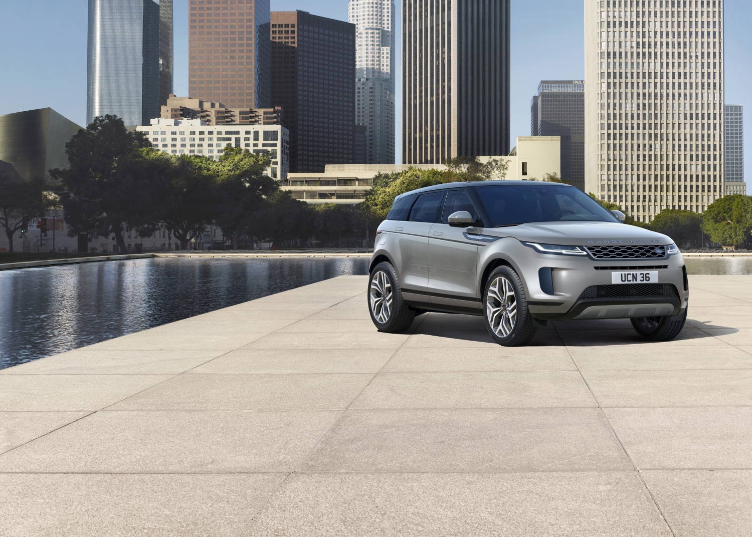 Range Rover Evoque bietet im Modelljahr 2021 drei neue Motoren mit Mild- und Plug-in Hybrid Technologie, ein neues Infotainmentsystem und neue Ausstattungsvarianten