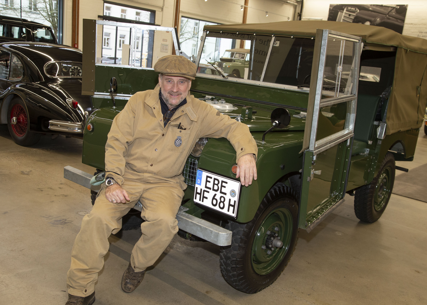 Erfolgskomponist Harold Faltermeyer fährt seinen restaurierten Land Rover der Serie I zu Weihnachten nach Hause - Bilder