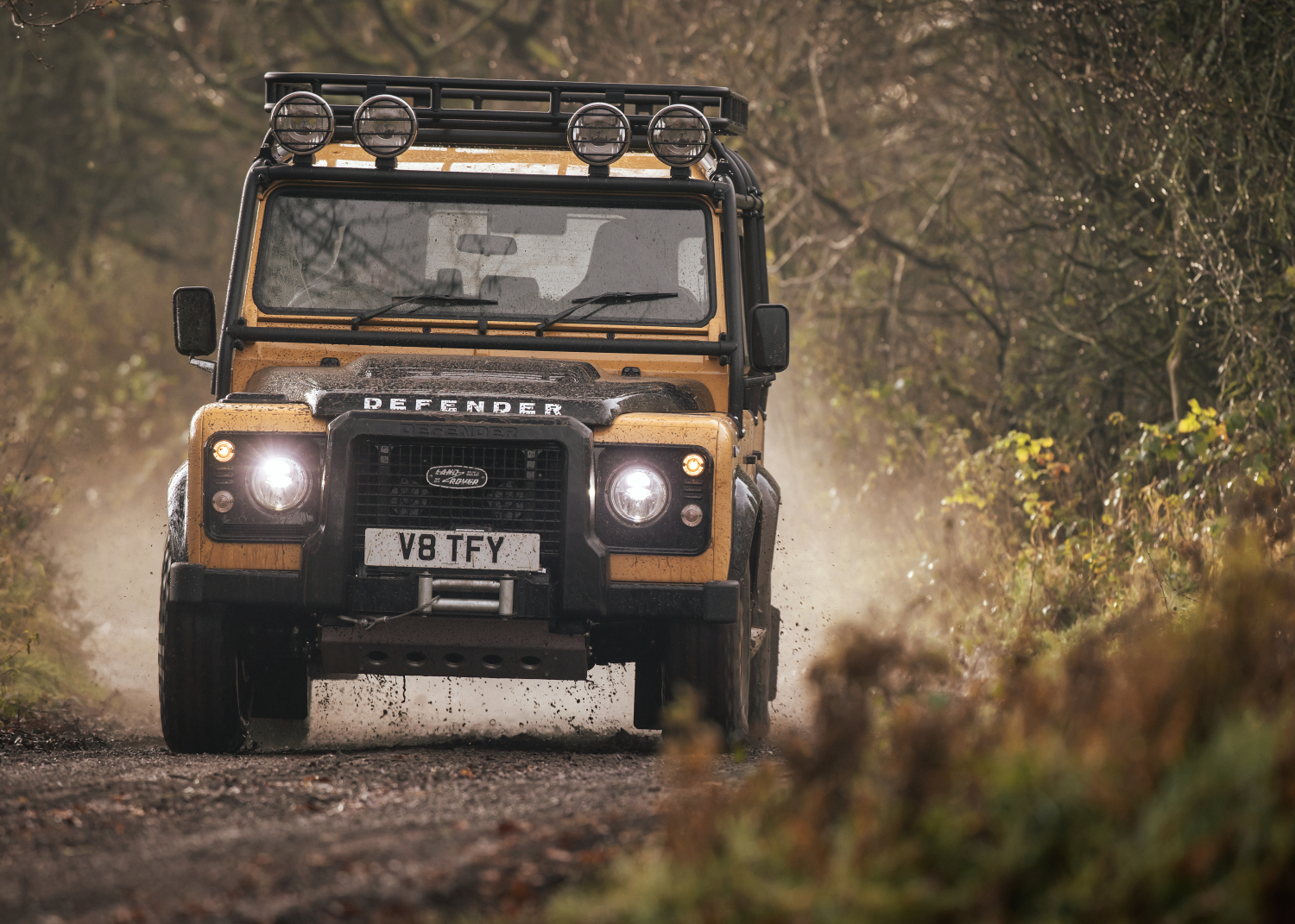  Bilder - Bereit für Expedition und Abenteuer: Land Rover Classic präsentiert exklusives Sondermodell Defender Works V8 Trophy