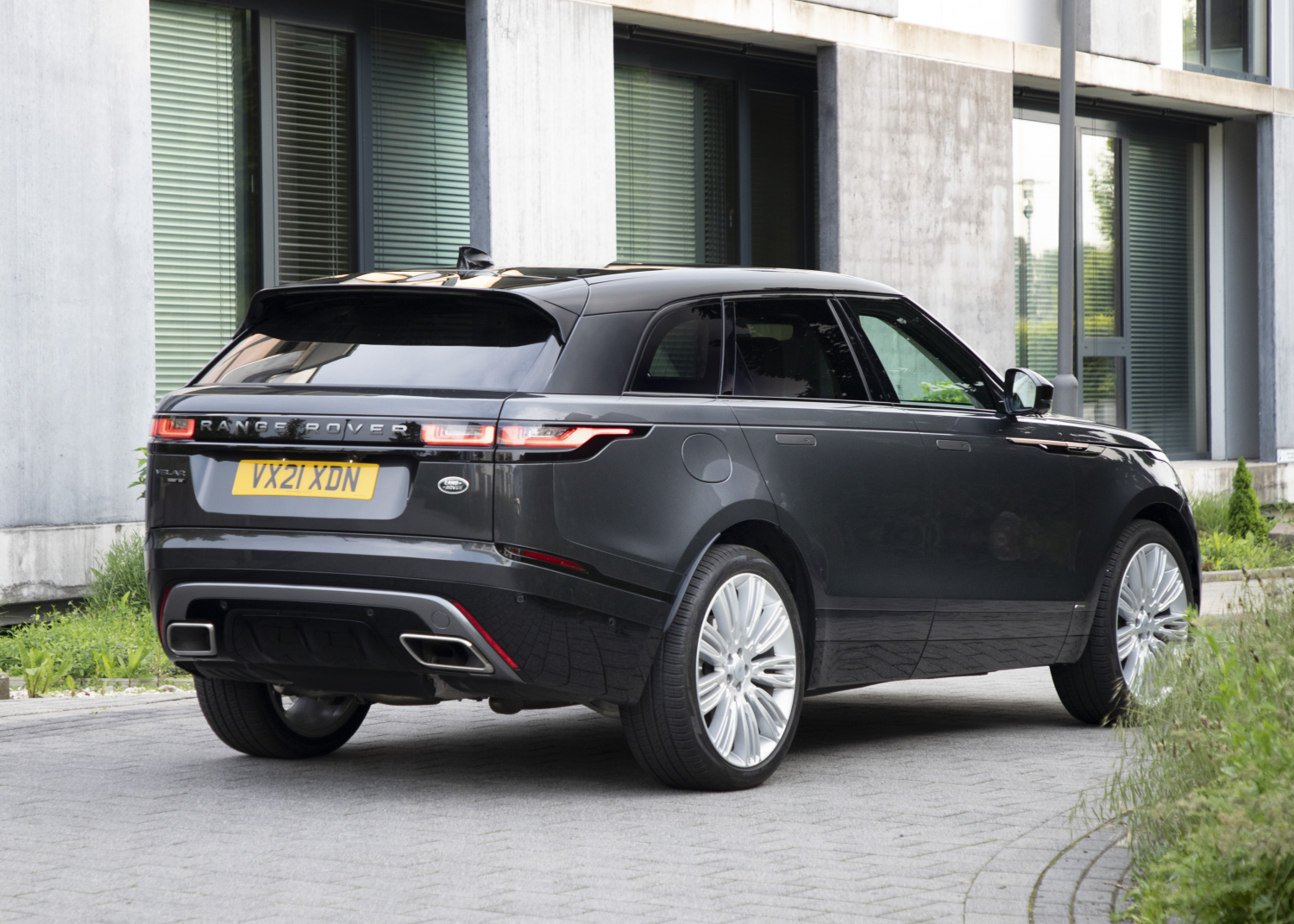 Jaguar und Land Rover präsentieren nach umfangreicher Modellpflege die neuen Modelle Jaguar XF, Jaguar E-PACE und Range Rover Velar