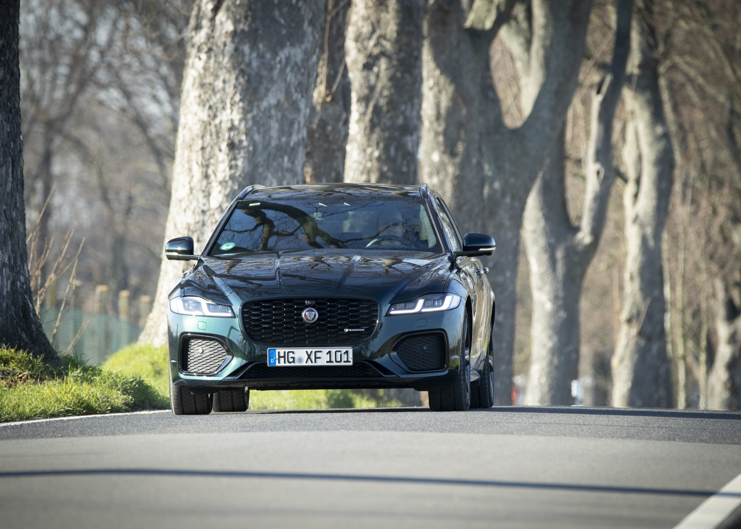 Jaguar und Land Rover präsentieren nach umfangreicher Modellpflege die neuen Modelle Jaguar XF, Jaguar E-PACE und Range Rover Velar