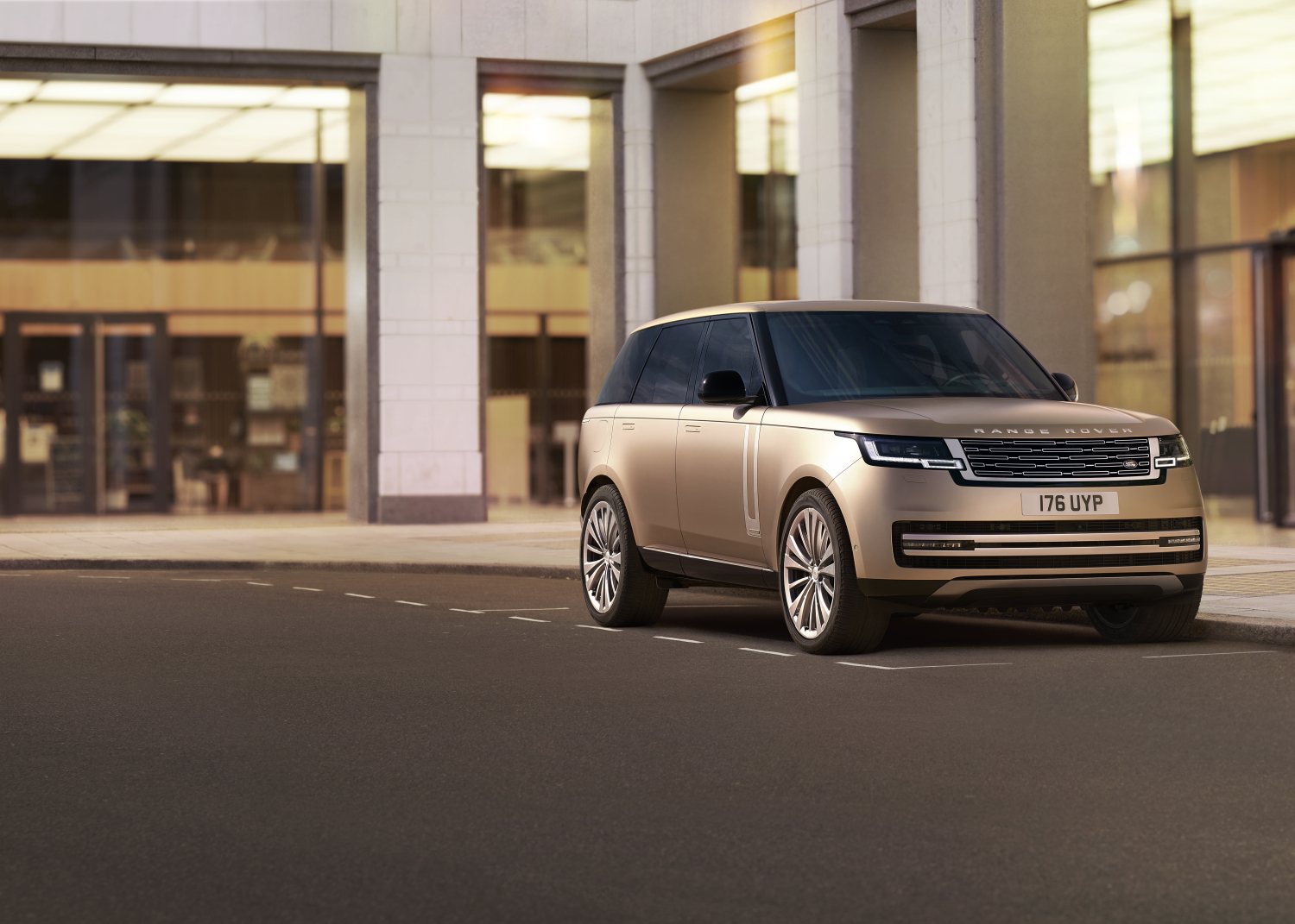 THE NEW RANGE ROVER