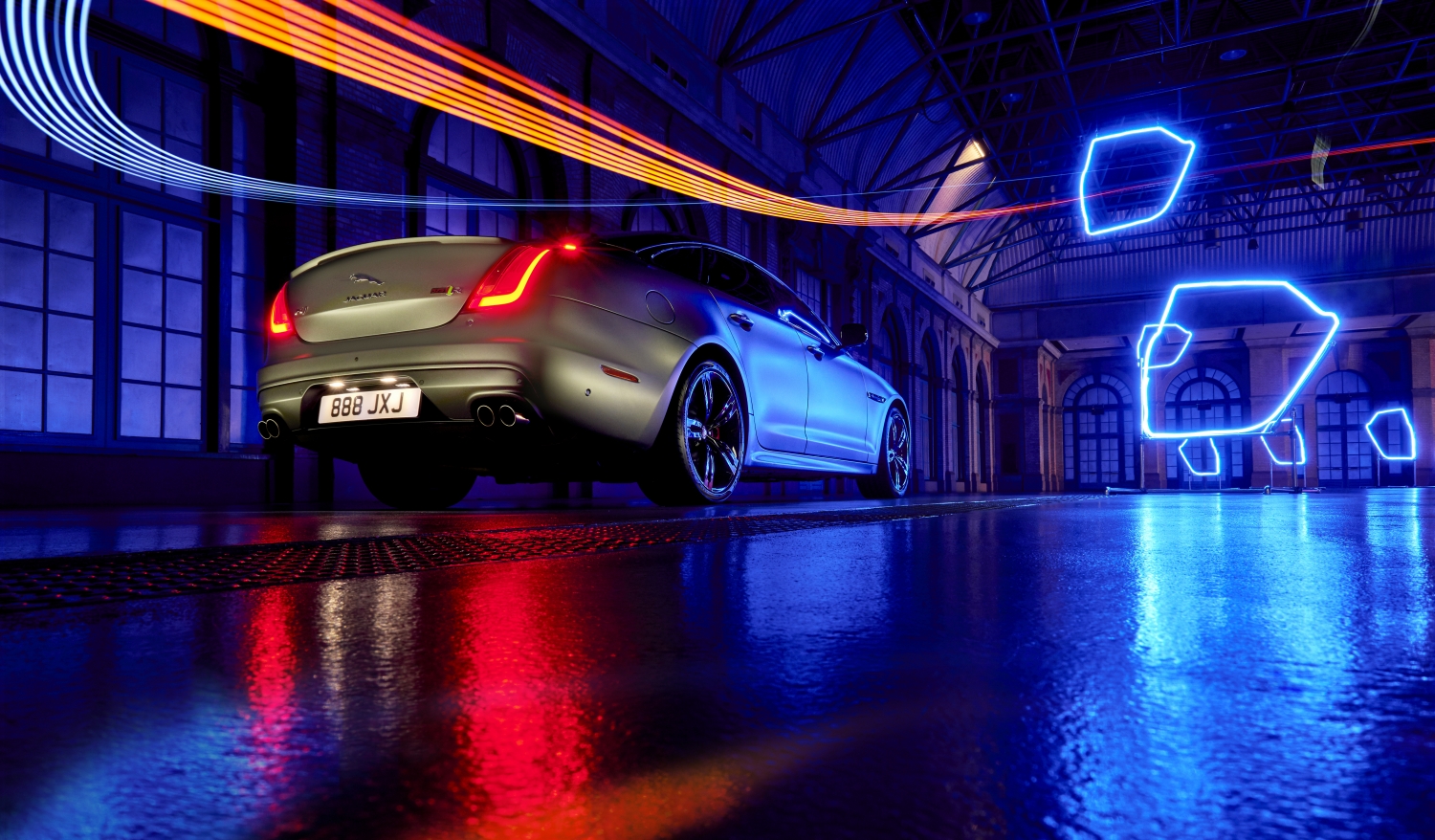 EMBARGOED UNTIL 0900 BST MONDAY 18 SEPTEMBER 2017 PLAY A GAME OF DRONES WITH THE JAGUAR XJ