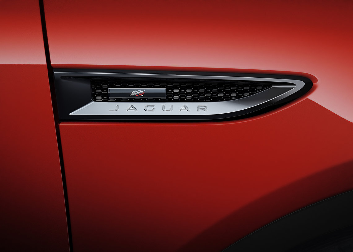 JAGUAR E-PACE : SÉRIE SPÉCIALE CHEQUERED FLAG