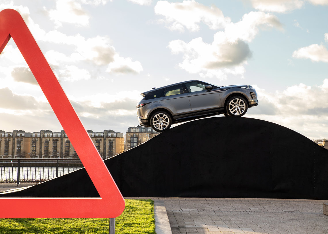 NEW RANGE ROVER EVOQUE RECREATES ICONIC ROAD SIGNS