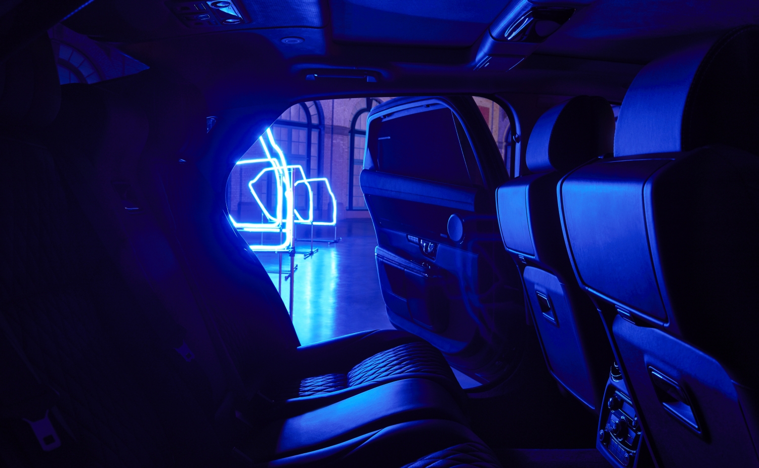 EMBARGOED UNTIL 0900 BST MONDAY 18 SEPTEMBER 2017 PLAY A GAME OF DRONES WITH THE JAGUAR XJ