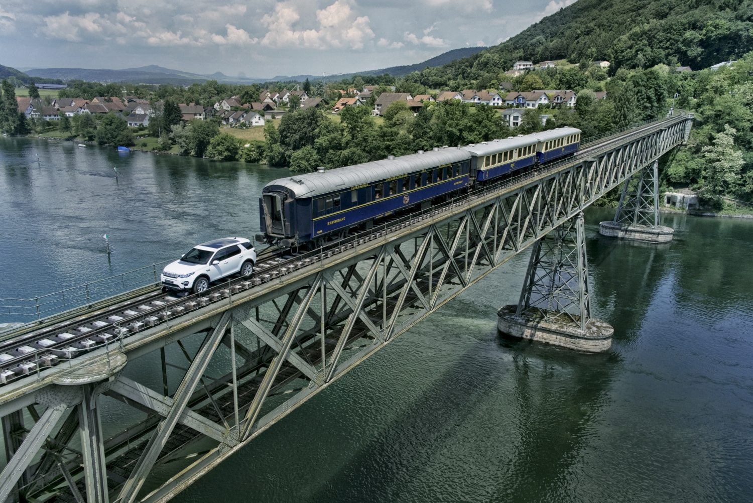 Semi-Autonomous Tech Helps Discovery Sport Pull 108-Tonne Train