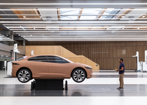 PRODUTTORI DI FUTURO: DIETRO LE QUINTE DEL JAGUAR DESIGN STUDIO