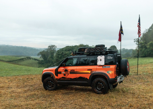 LINDSEY VONN TESTS HER ADVENTURE SKILLS TO KICK OFF THE LAND ROVER TREK ...