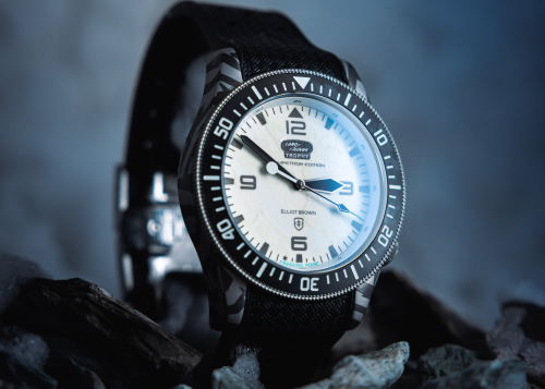 LAND ROVER CLASSIC UNVEILS EXCLUSIVE ELLIOT BROWN WATCH INSPIRED BY THE LATEST CLASSIC DEFENDER WORKS V8 TROPHY II