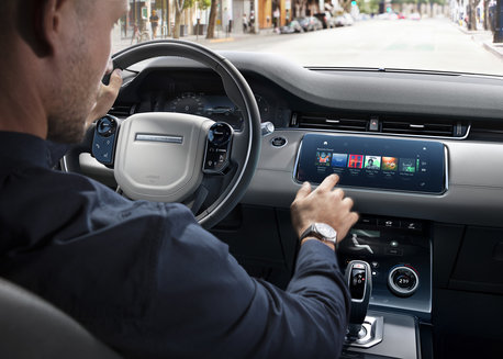 Interior infotainment – New Range Rover Evoque