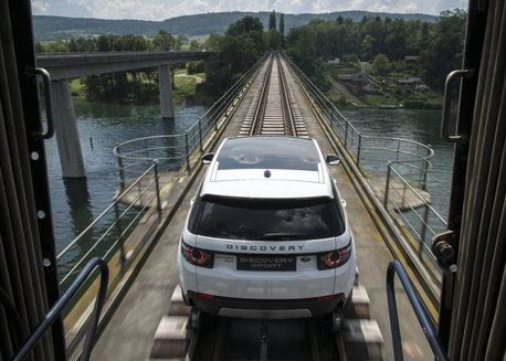 Semi-Autonomous Tech Helps Discovery Sport Pull 108-Tonne Train